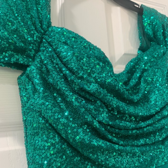 Green dress - Picture 6 of 8